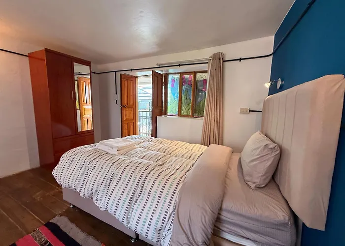 Anido House Hotel *